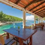 Golden Bay Hvar