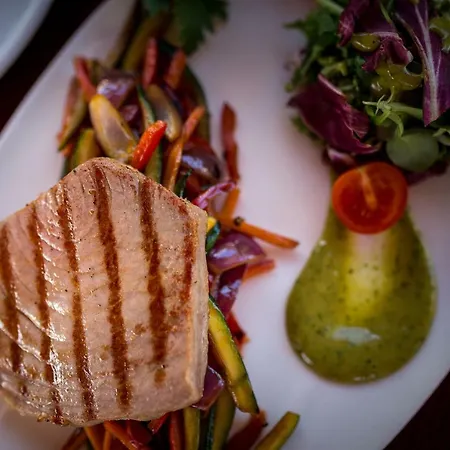 Golden Bay Hvar 公寓式酒店