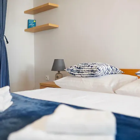 Golden Bay Hvar 公寓式酒店 赫瓦尔