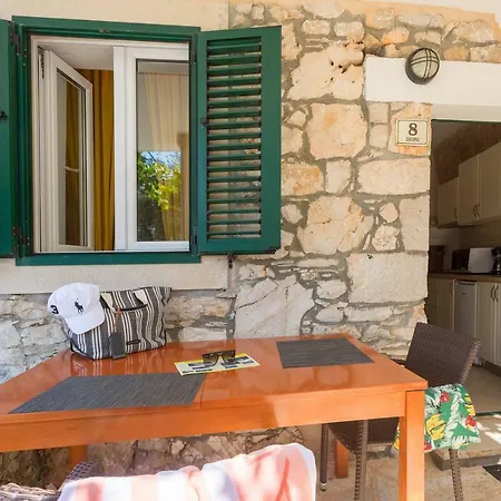 公寓式酒店 Golden Bay Hvar 4*