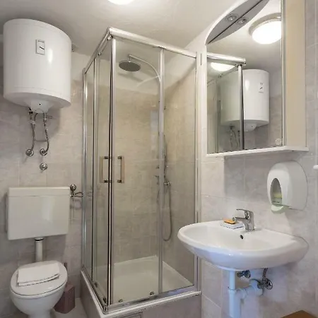 Golden Bay Hvar 公寓式酒店