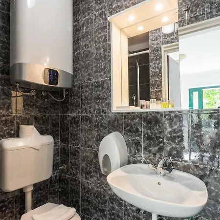 公寓式酒店 Golden Bay Hvar