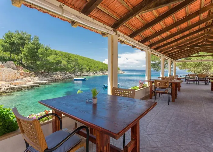 Golden Bay Hvar